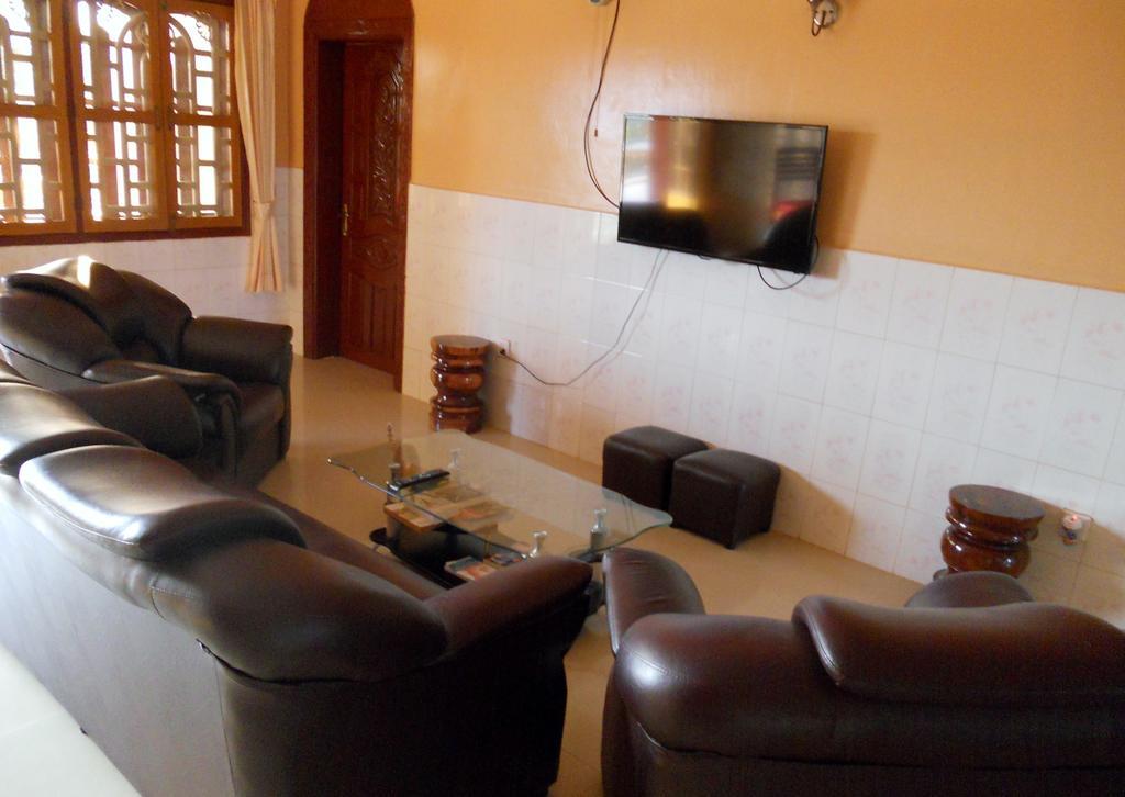 Hotel Kampot Manor Extérieur photo
