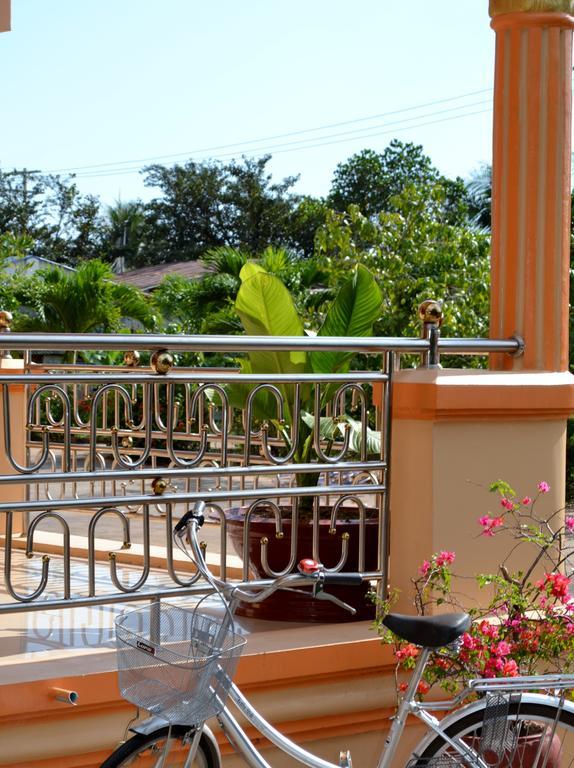 Hotel Kampot Manor Extérieur photo
