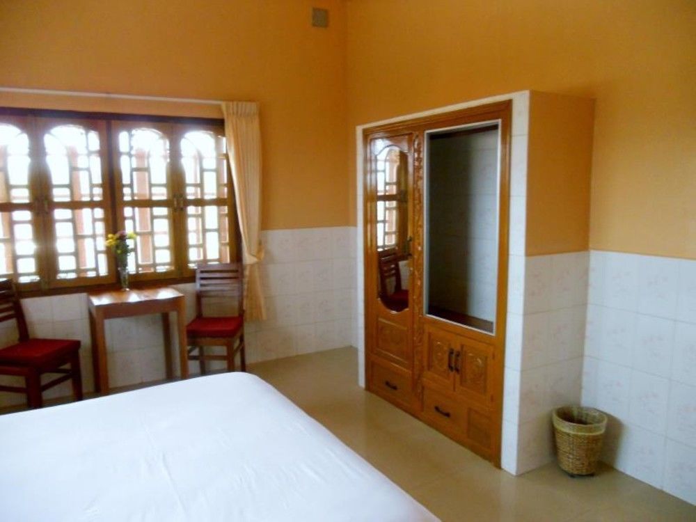 Hotel Kampot Manor Extérieur photo
